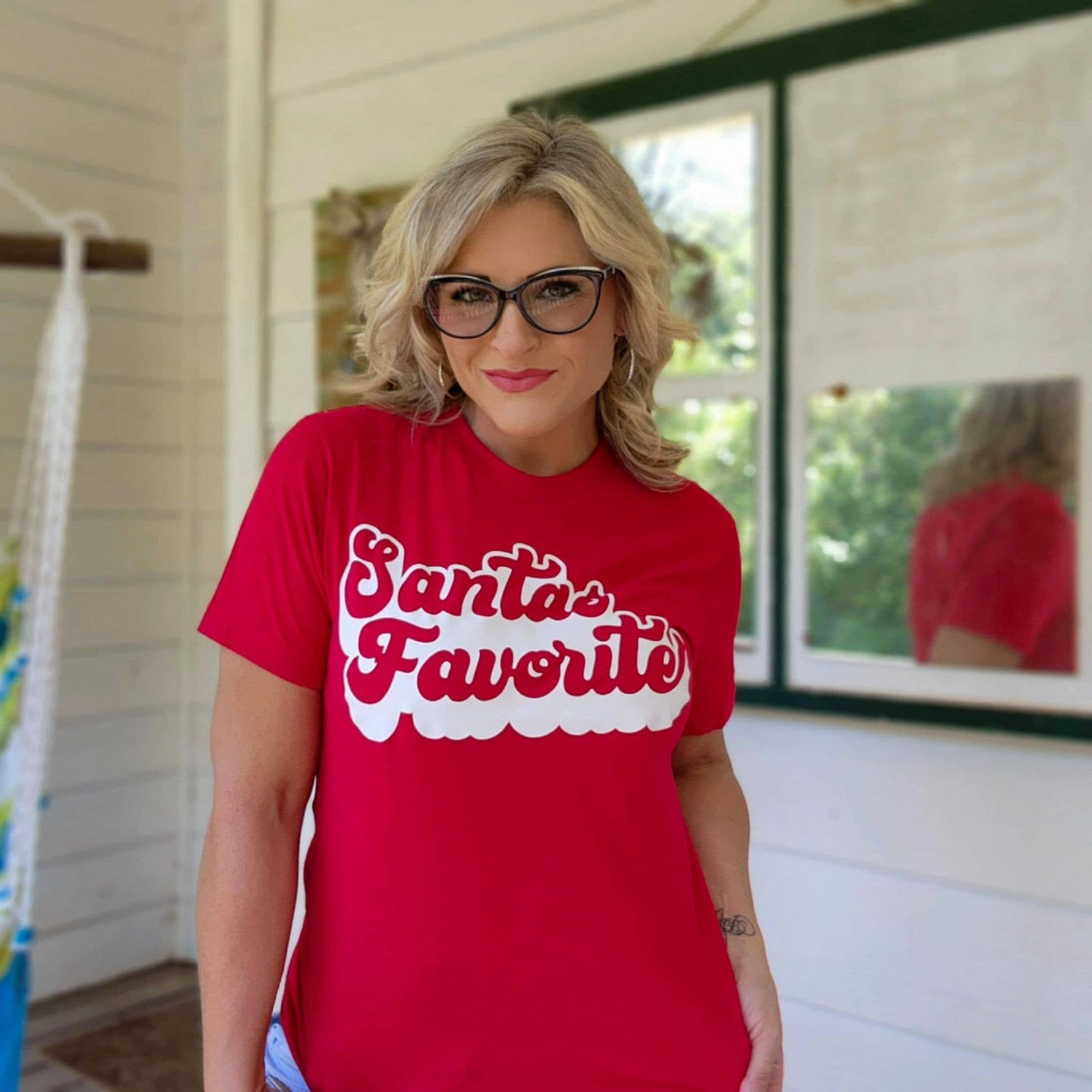 CHRISTMAS RED SANTAS FAVORITE HOLIDAY GRAPHIC TEE